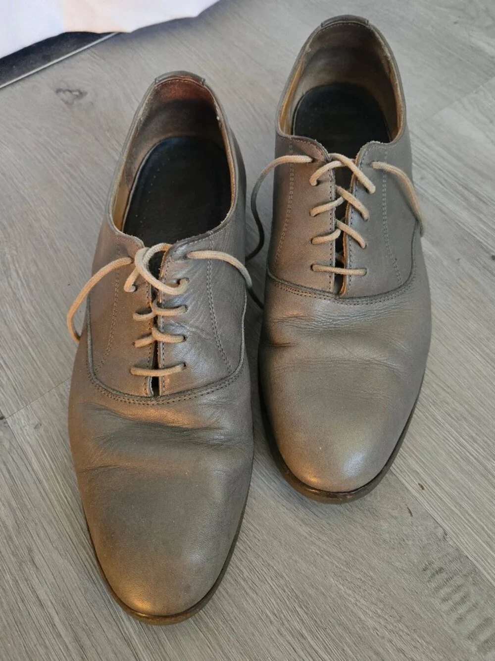 Roots gray leather oxfords